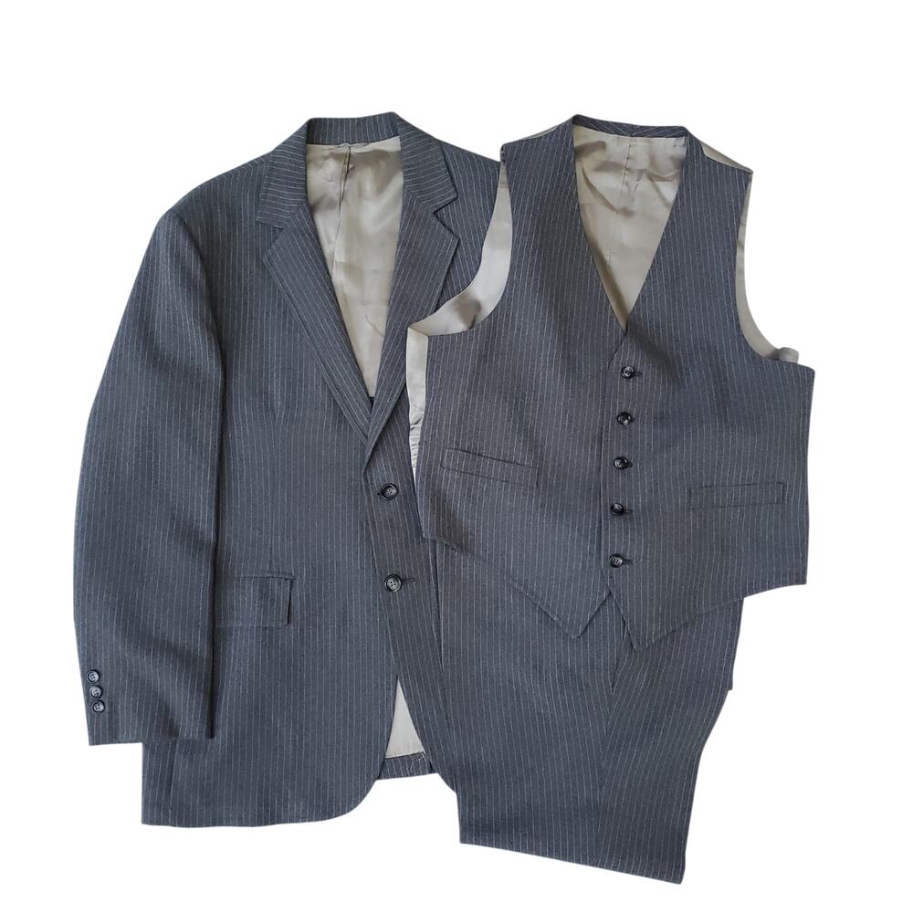 Vintage Dobbshire 3 Piece Suit Retro Mod 1970s Disco Academia Gray Pinstripe 42R